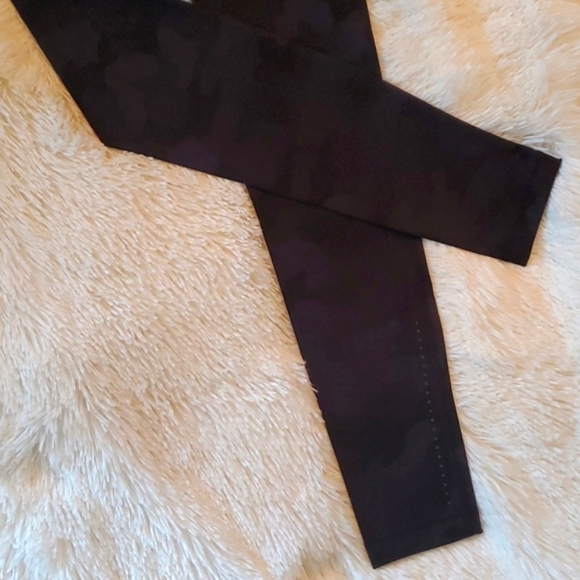 LULULEMON SWIFT SPEED HR - Picture 10 of 10